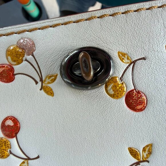 HTF Coach Cherry Collection Dinky 1941 Collection - Picture 7 of 9